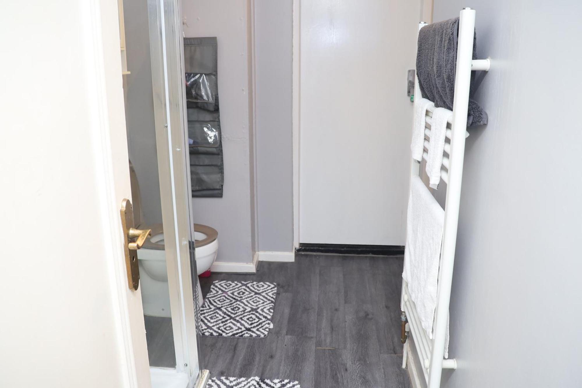 Superb 3 Bedroom Flat In Stafford Buitenkant foto