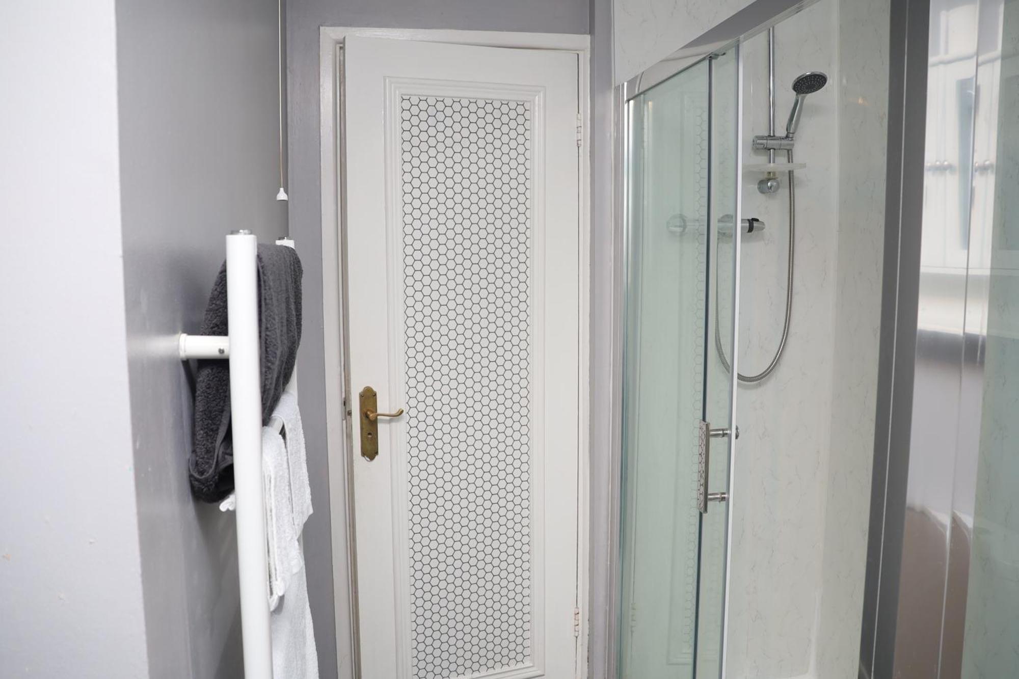 Superb 3 Bedroom Flat In Stafford Buitenkant foto
