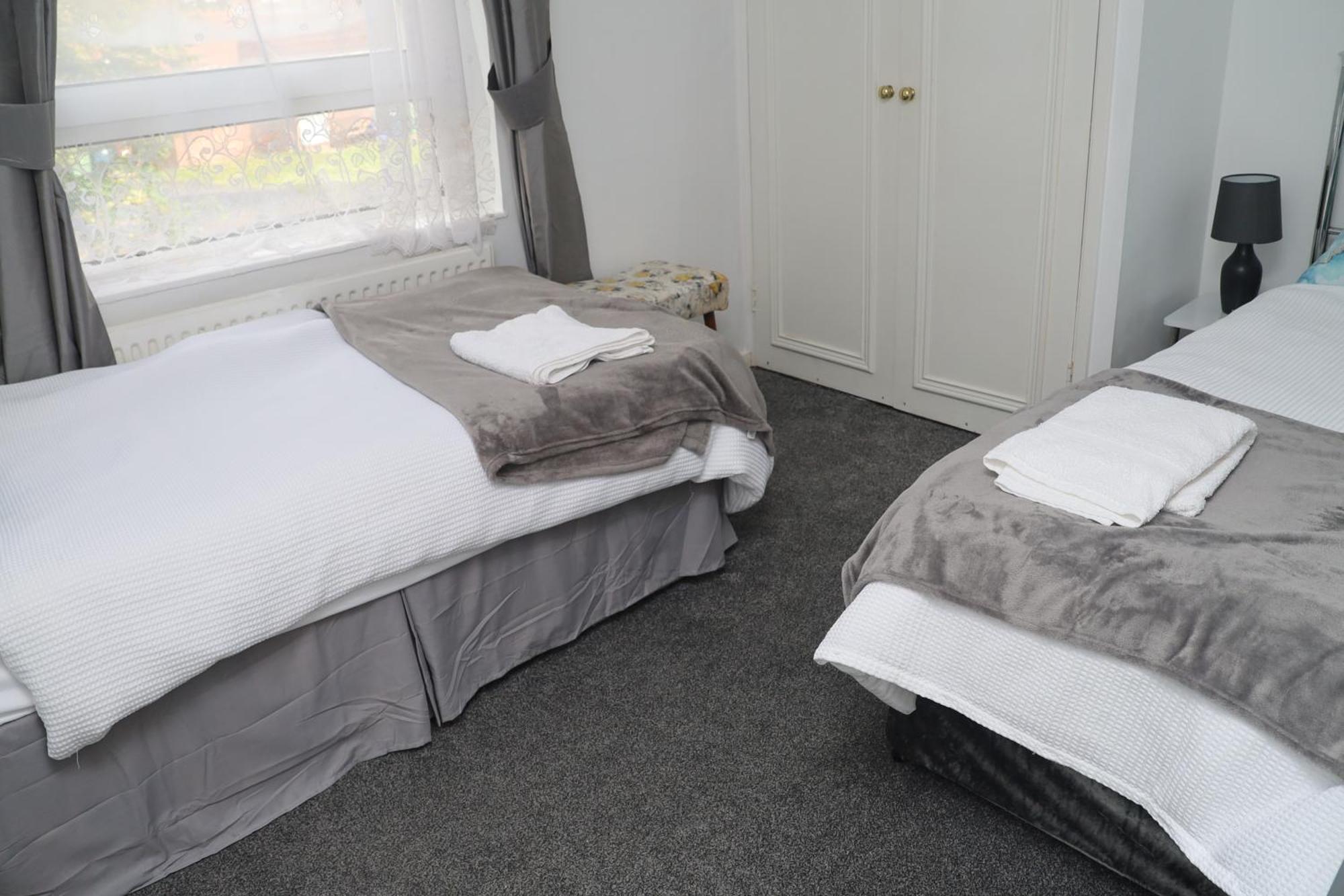Superb 3 Bedroom Flat In Stafford Buitenkant foto